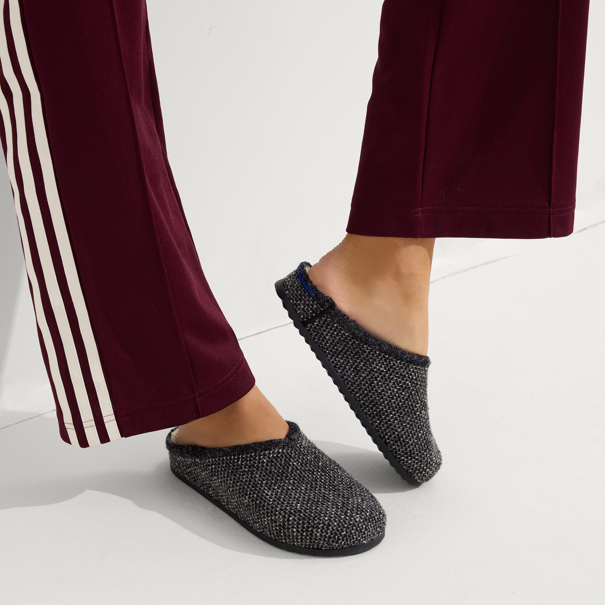 The Cozy Clog - Black Sesame Boucl?? - Image 3