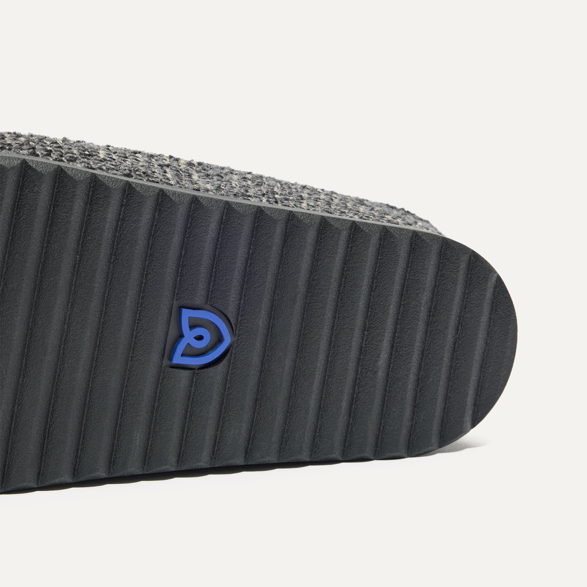 The Cozy Clog - Black Sesame Boucl?? - Image 7