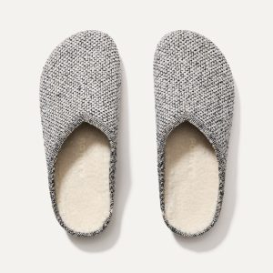 The Cozy Clog - Cookies and Cream Boucl??