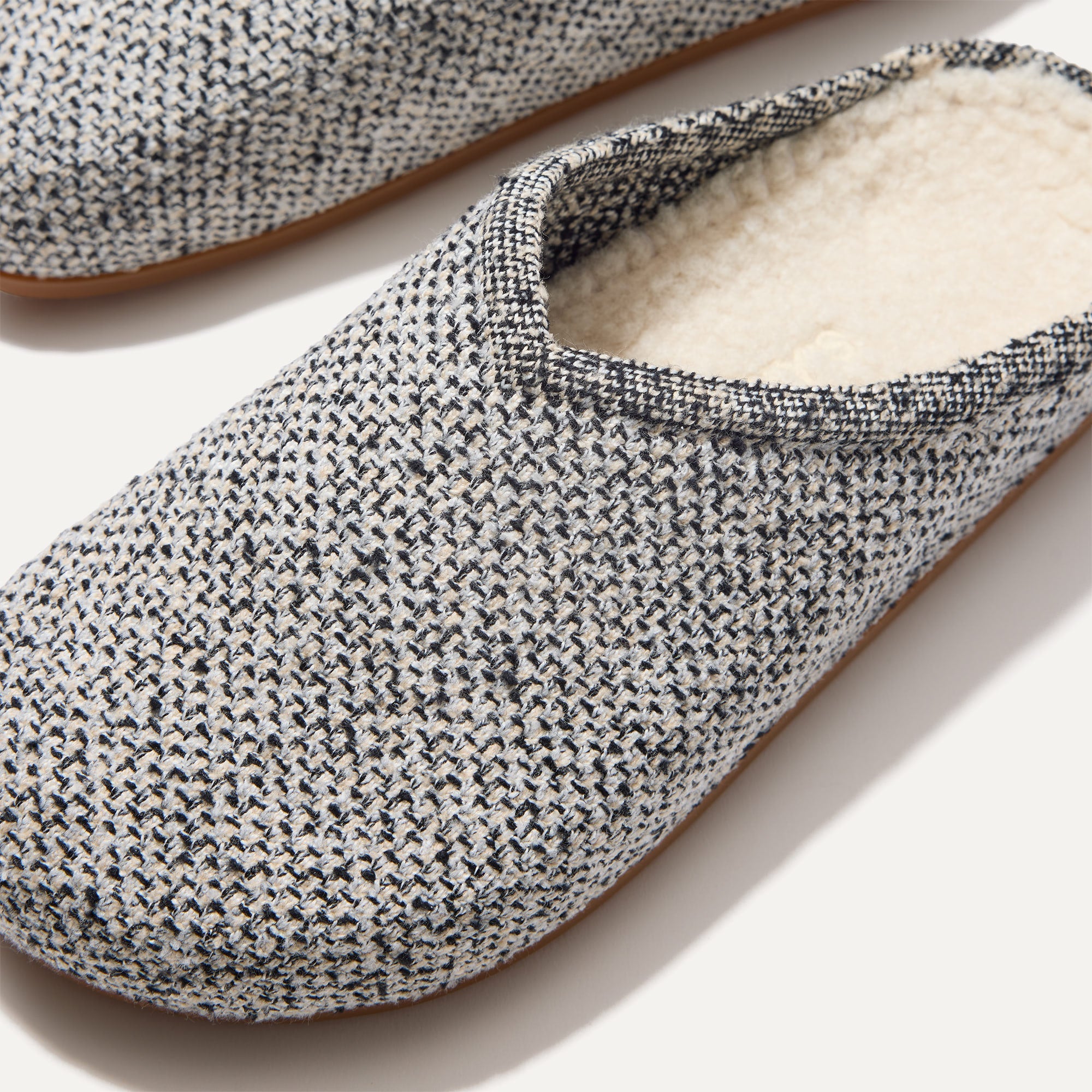 The Cozy Clog - Cookies and Cream Boucl?? - Image 5