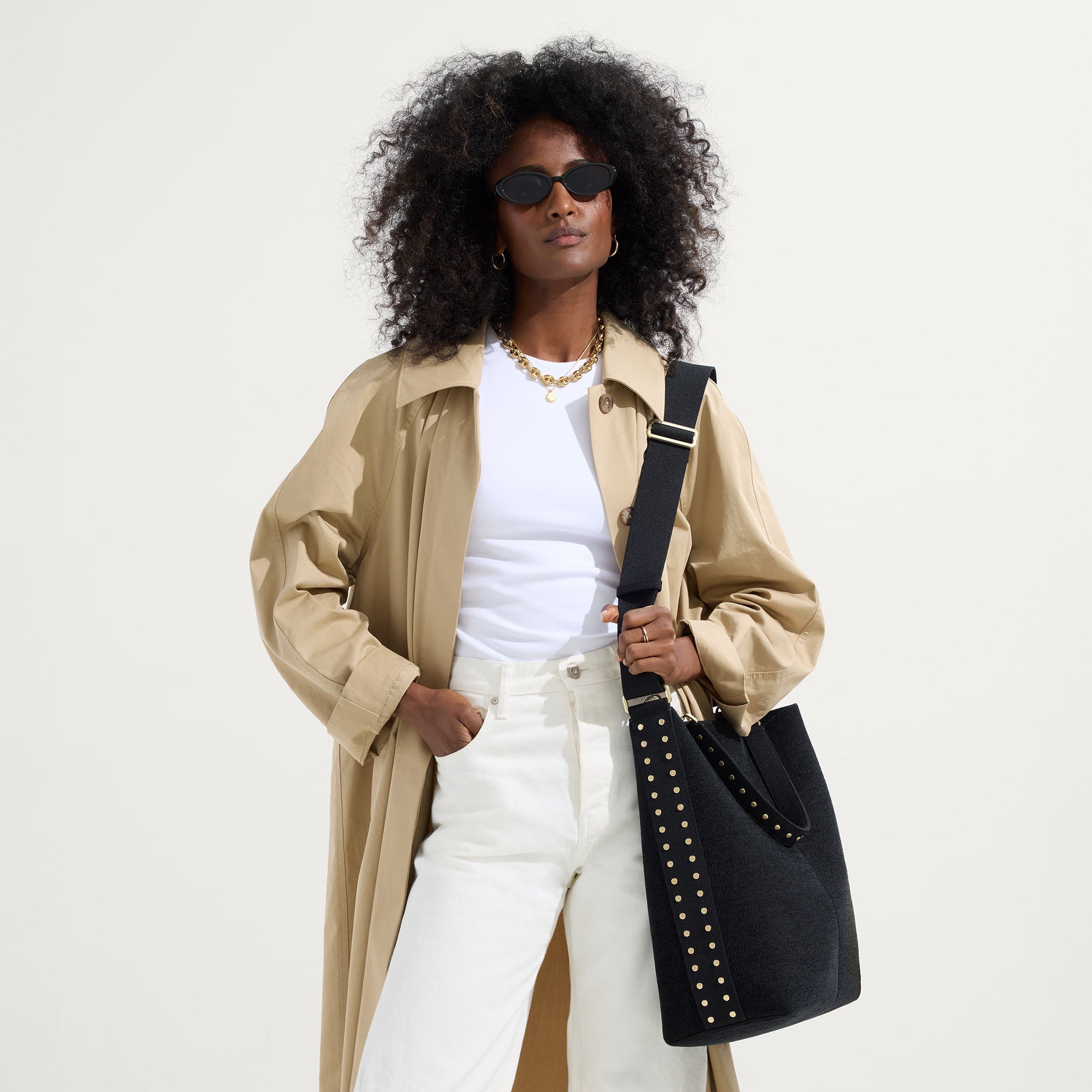 The ReVelvet? Bucket Bag - ReVelvet? Black - Image 4