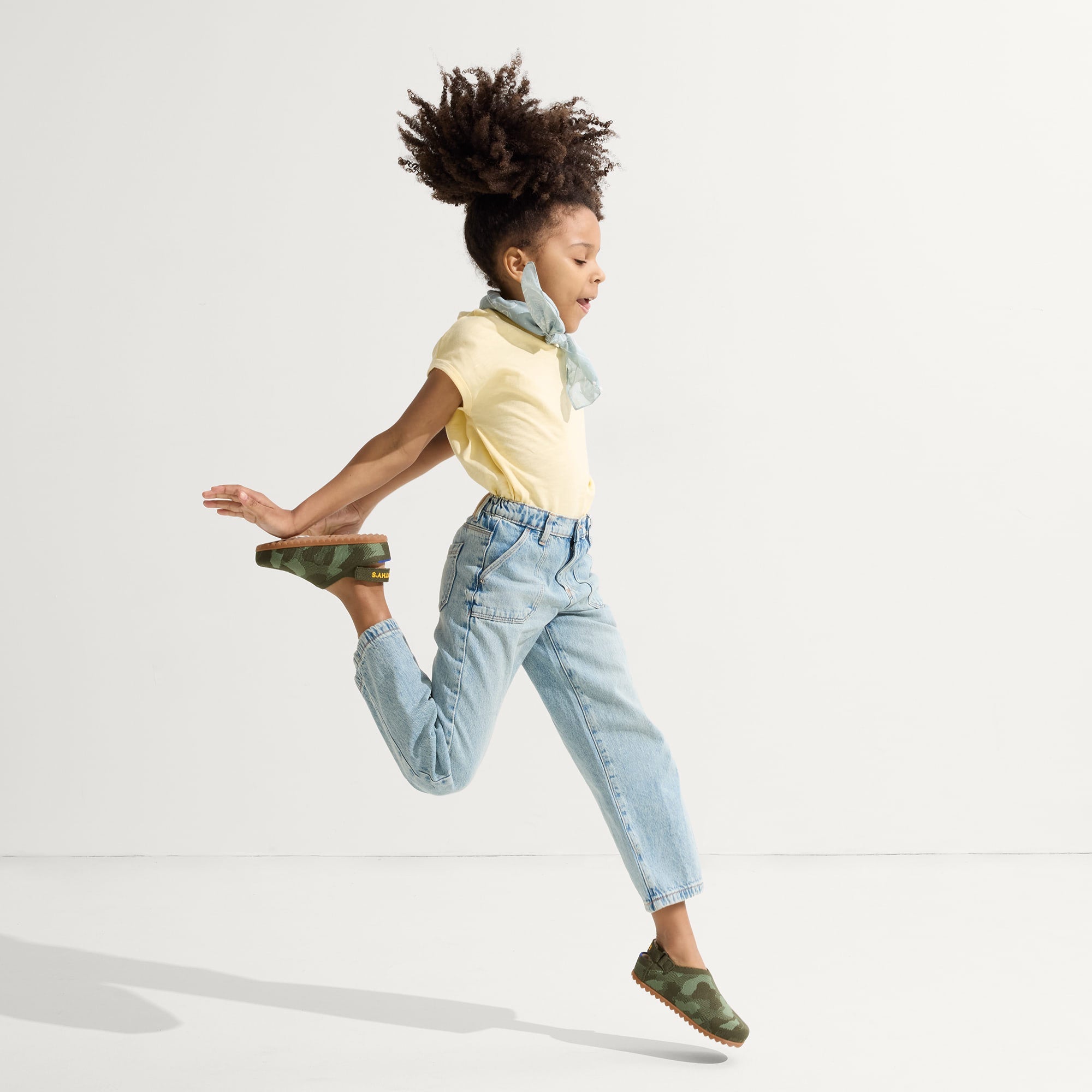 The Kids Clog - Green Camo - Image 3